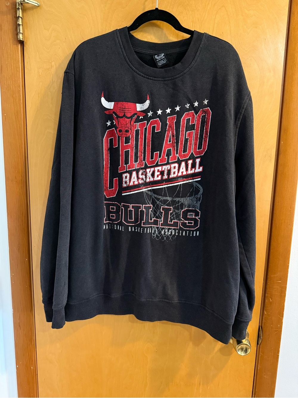 Aeropostale Black Chicago Bulls Graphic Crewneck Sweatshirt
